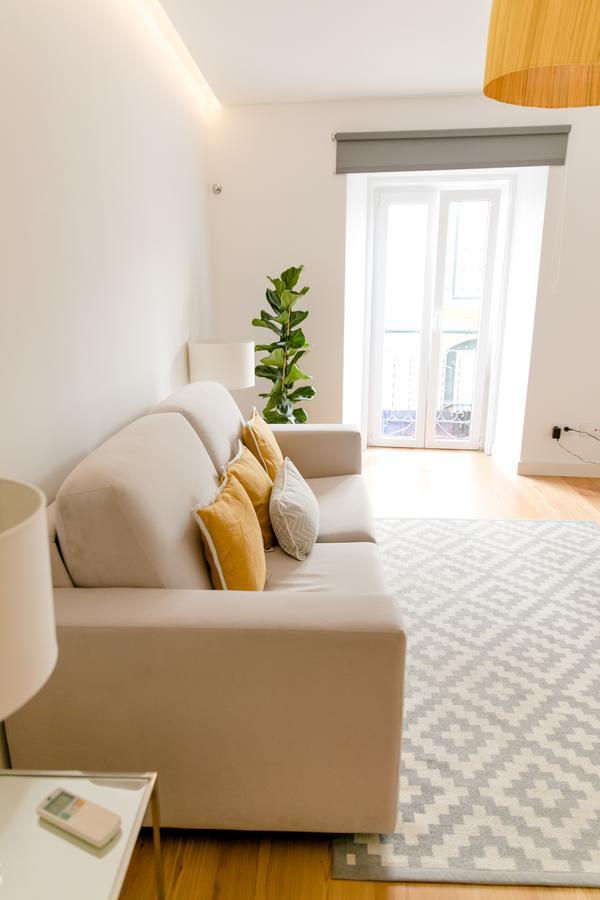 Loving Chiado Apartment Lisbon Luaran gambar